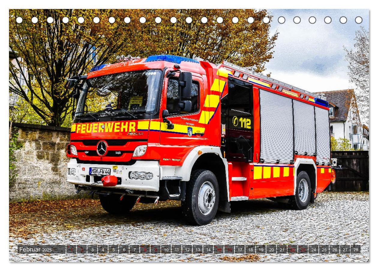 Bild: 9783383897603 | Feuerwehrfahrzeuge (Tischkalender 2025 DIN A5 quer), CALVENDO...