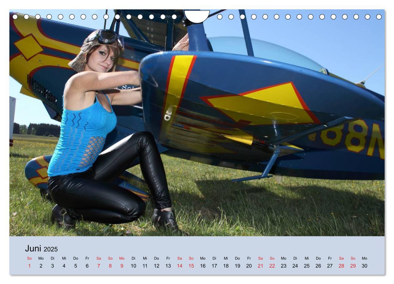 Bild: 9783435809943 | Aircraft Girls 2025 (Wandkalender 2025 DIN A4 quer), CALVENDO...