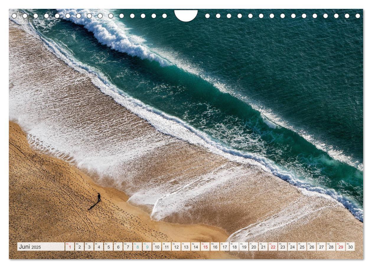 Bild: 9783435158560 | WASSERBERGE - Die Riesenwellen von Nazaré (Wandkalender 2025 DIN A4...