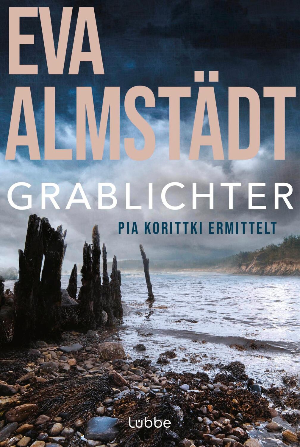 Cover: 9783404171736 | Grablichter | Pia Korittkis vierter Fall. Kriminalroman | Eva Almstädt