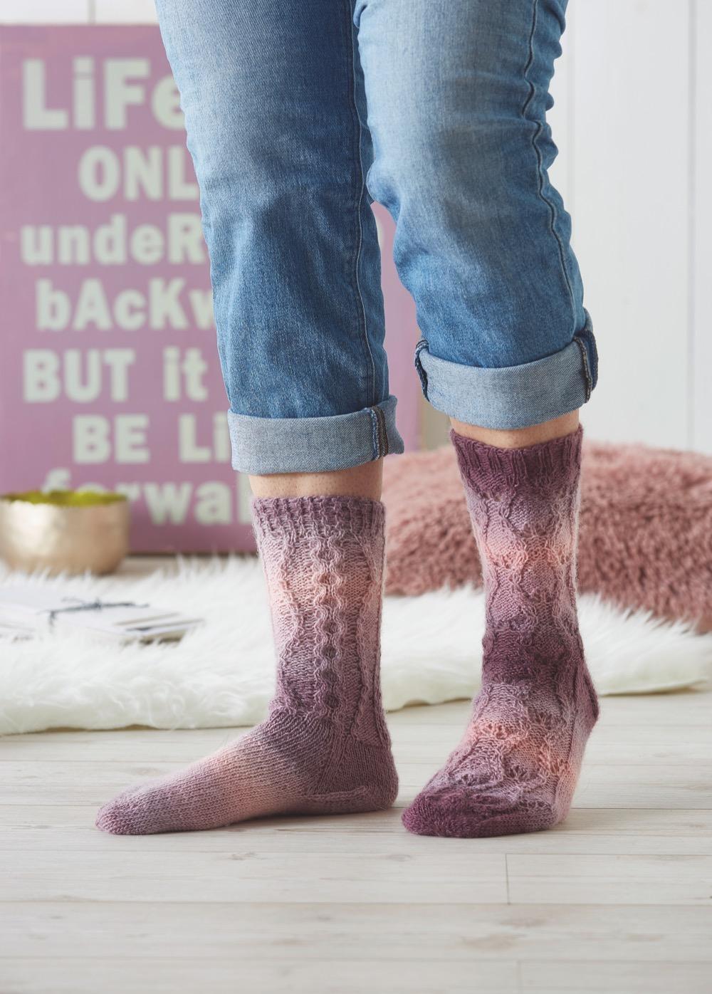 Bild: 9783841065599 | Woolly Hugs YEAR-Socks stricken | Mit japanischen Mustern | Hug | Buch