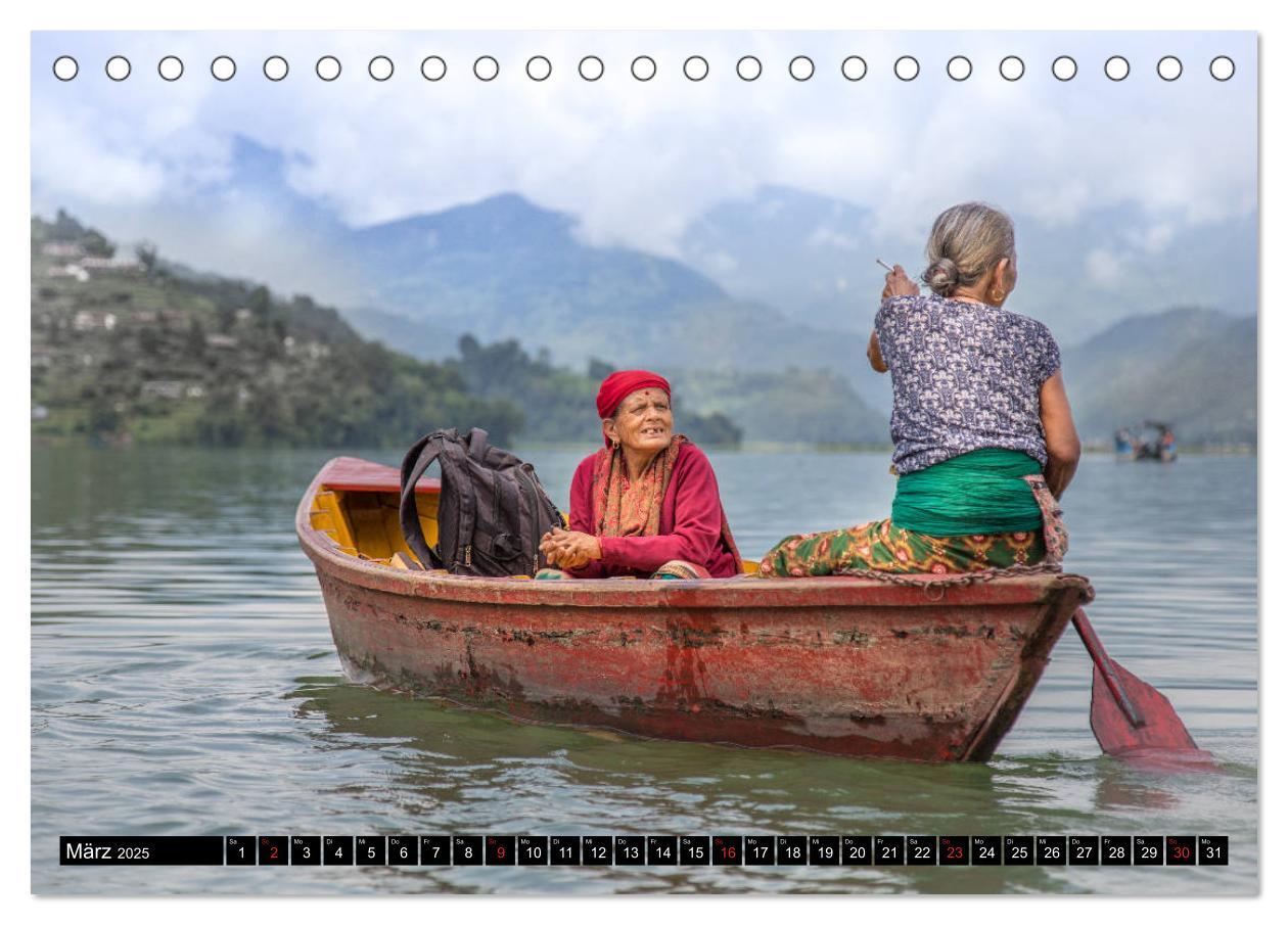 Bild: 9783435276042 | Lichtmomente - Eine Reise durch Nepal (Tischkalender 2025 DIN A5...