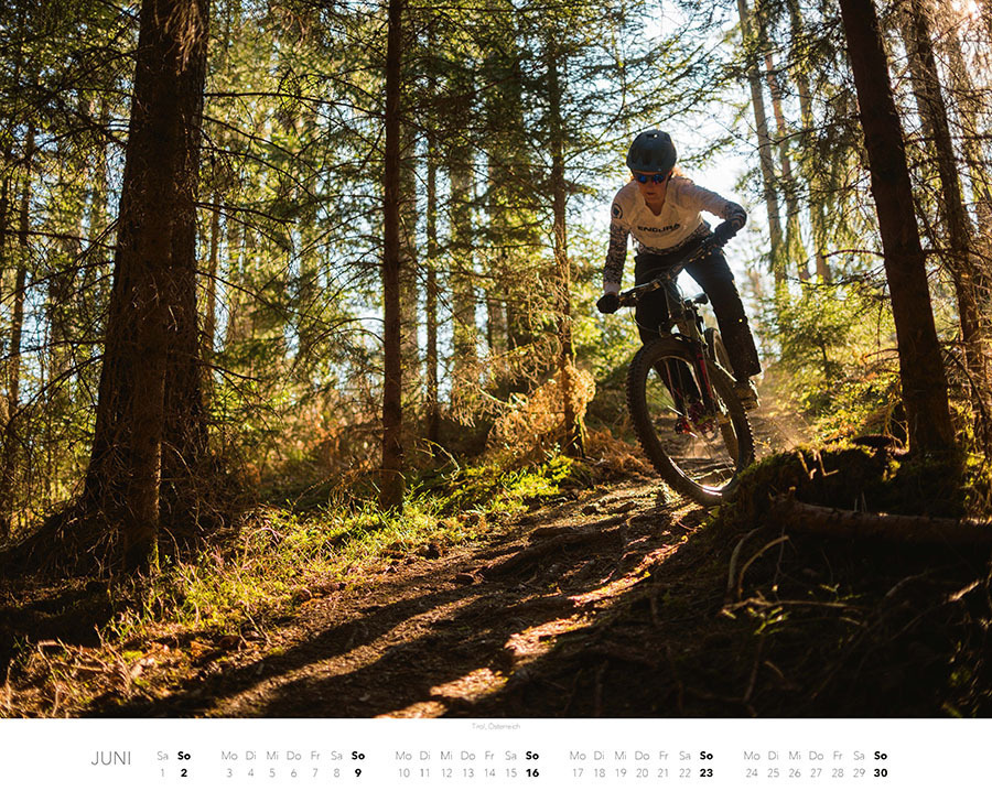 Bild: 9783966645959 | Mountain Moments Mountainbike-Abenteuer Kalender 2024 | Schwager
