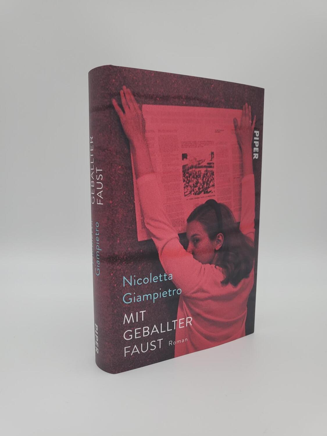 Bild: 9783492071659 | Mit geballter Faust | Nicoletta Giampietro | Buch | 384 S. | Deutsch