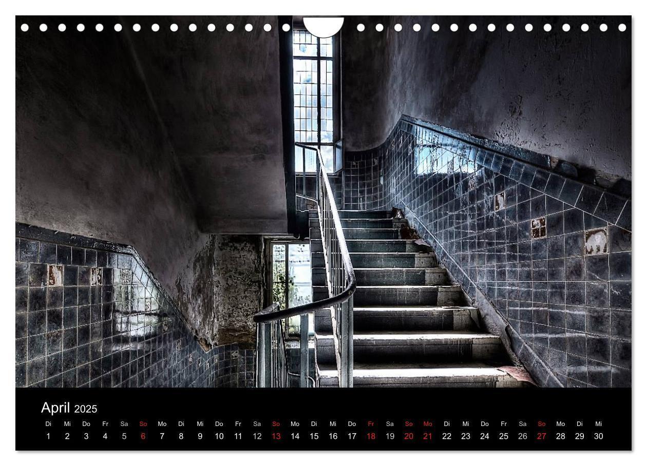 Bild: 9783435480401 | Verlassene Orte - Die schönsten Treppenhäuser (Wandkalender 2025...