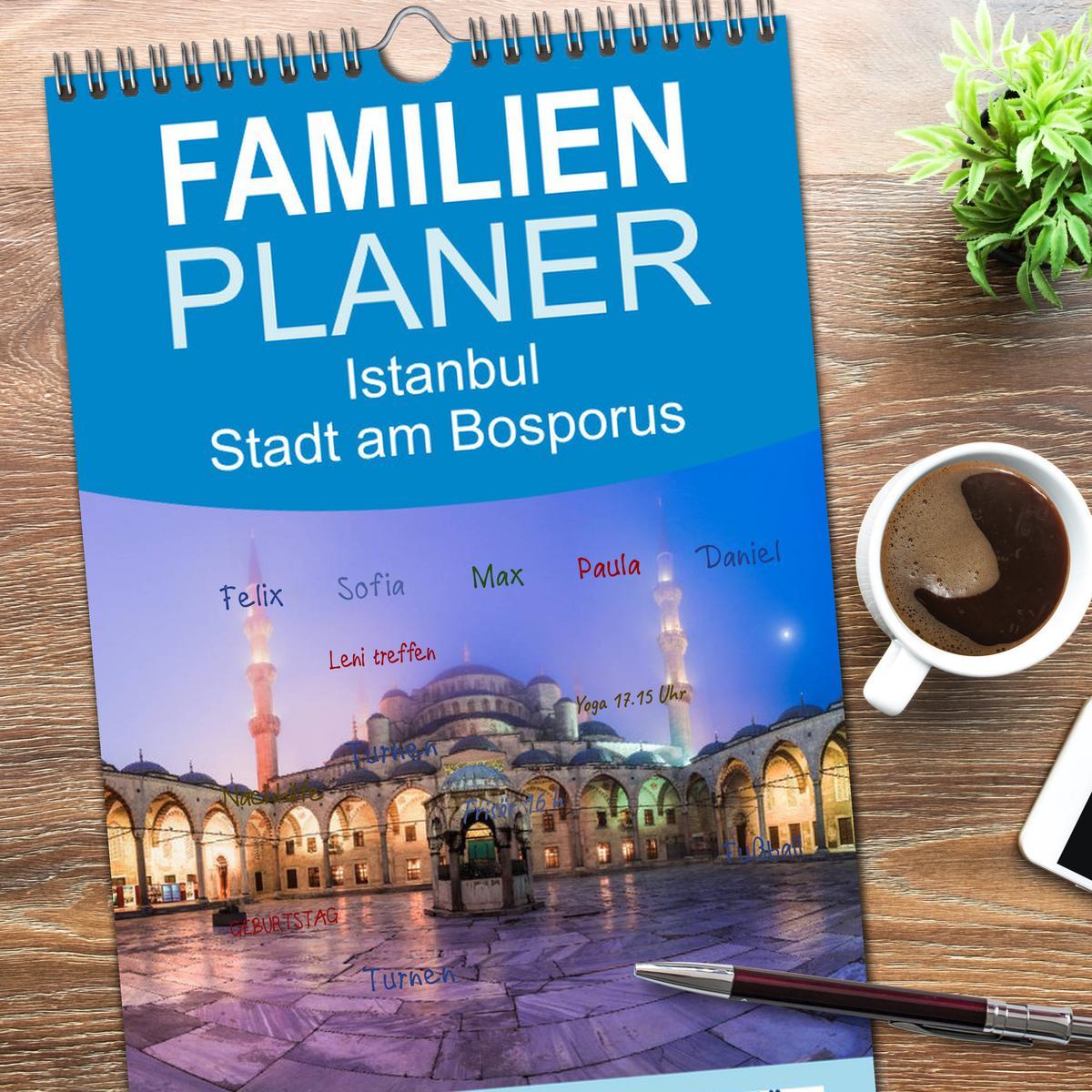 Bild: 9783457121238 | Familienplaner 2025 - Istanbul - Stadt am Bosporus mit 5 Spalten...