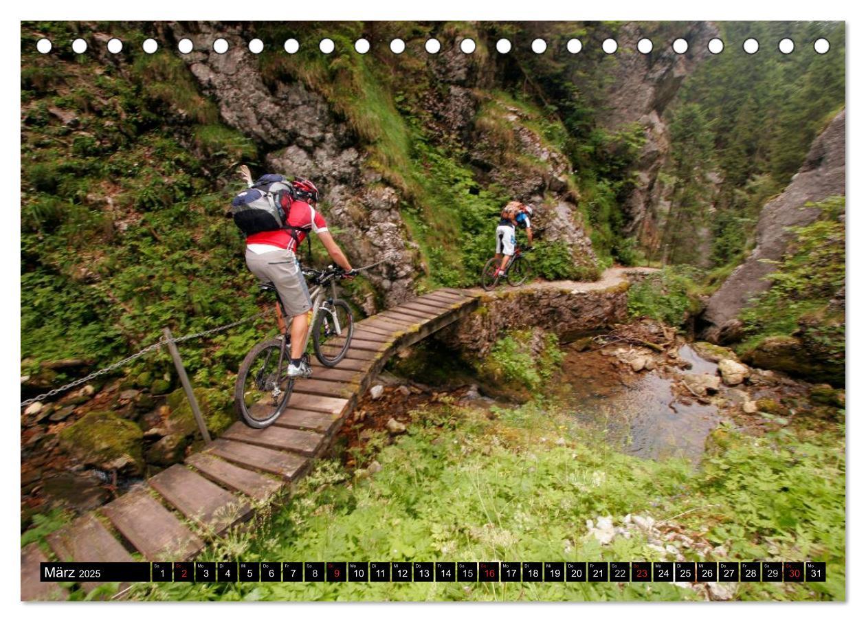 Bild: 9783435822225 | Mountainbike Spirit 2025 (Tischkalender 2025 DIN A5 quer), CALVENDO...