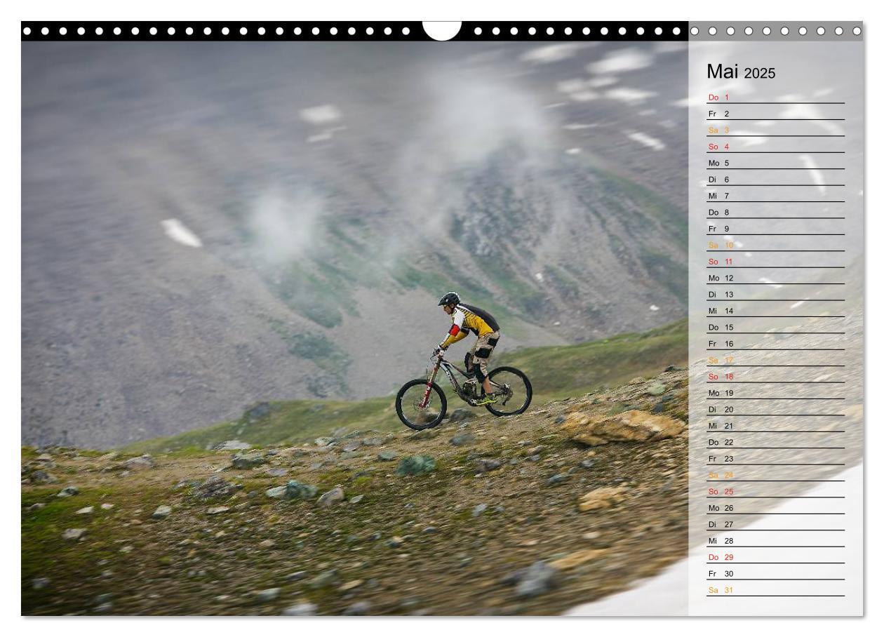 Bild: 9783435537006 | Downhill Moments (Wandkalender 2025 DIN A3 quer), CALVENDO...