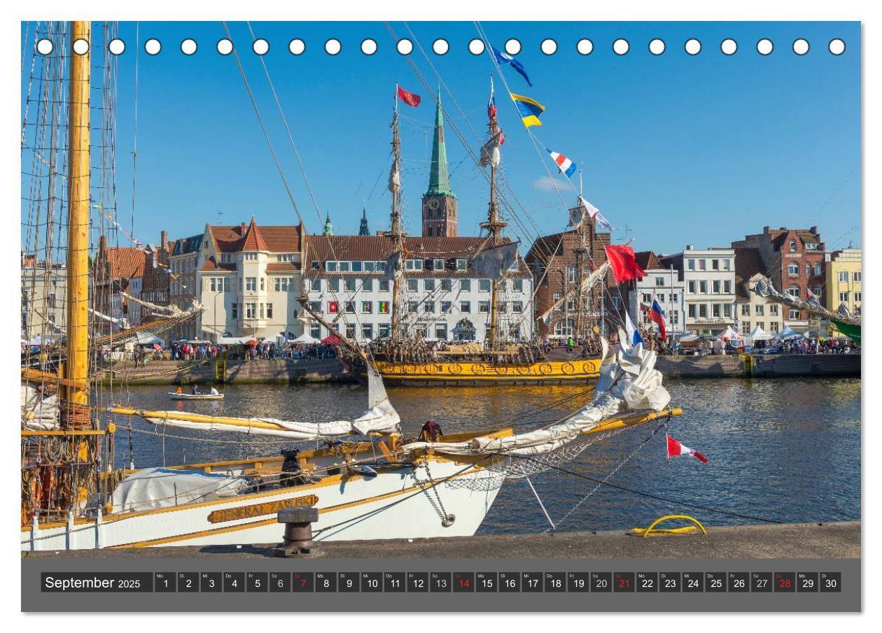 Bild: 9783435621996 | Die Hansestadt Lübeck (Tischkalender 2025 DIN A5 quer), CALVENDO...