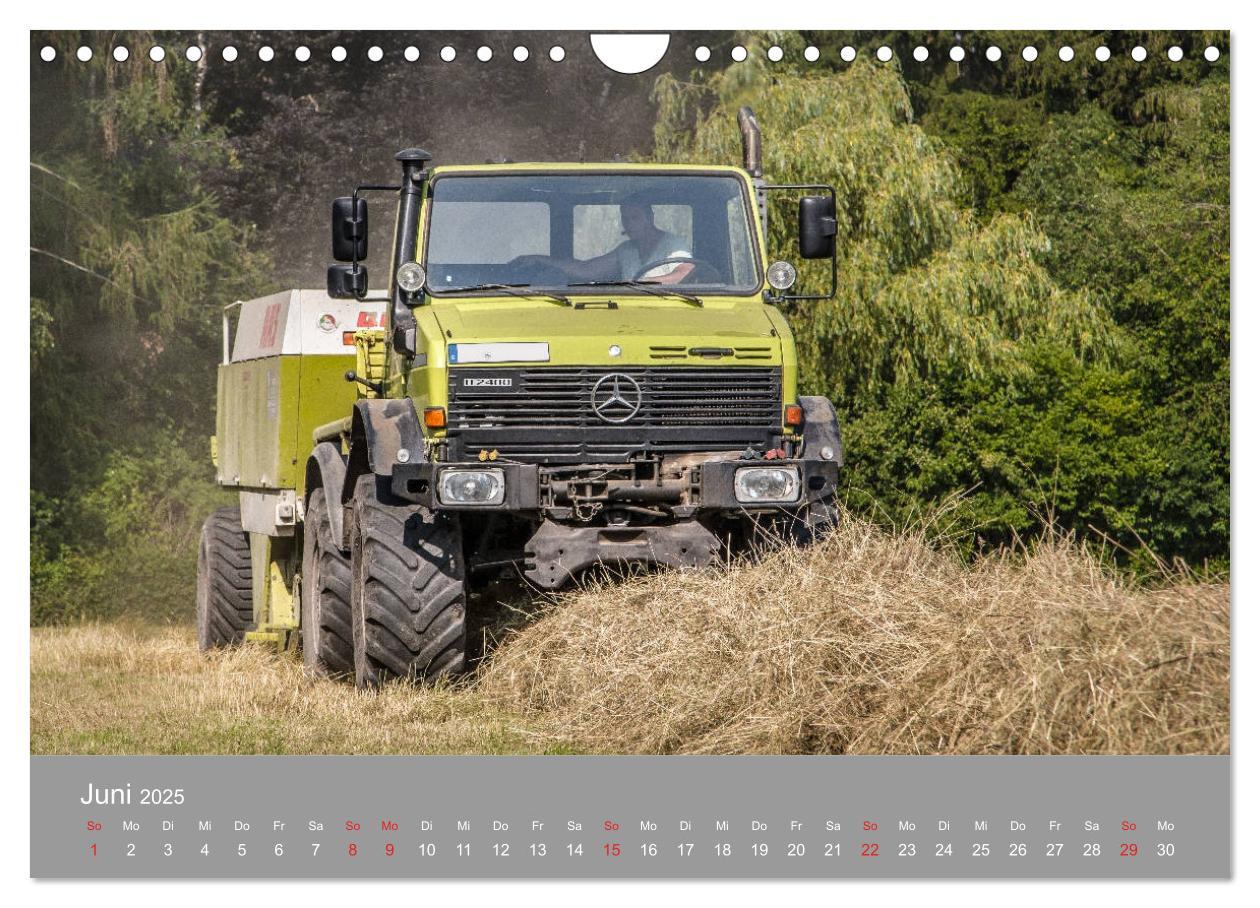 Bild: 9783435173983 | Landtechnik im Einsatz (Wandkalender 2025 DIN A4 quer), CALVENDO...