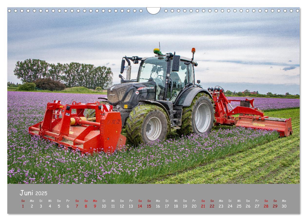 Bild: 9783435102778 | Landtechnik im Einsatz (Wandkalender 2025 DIN A3 quer), CALVENDO...