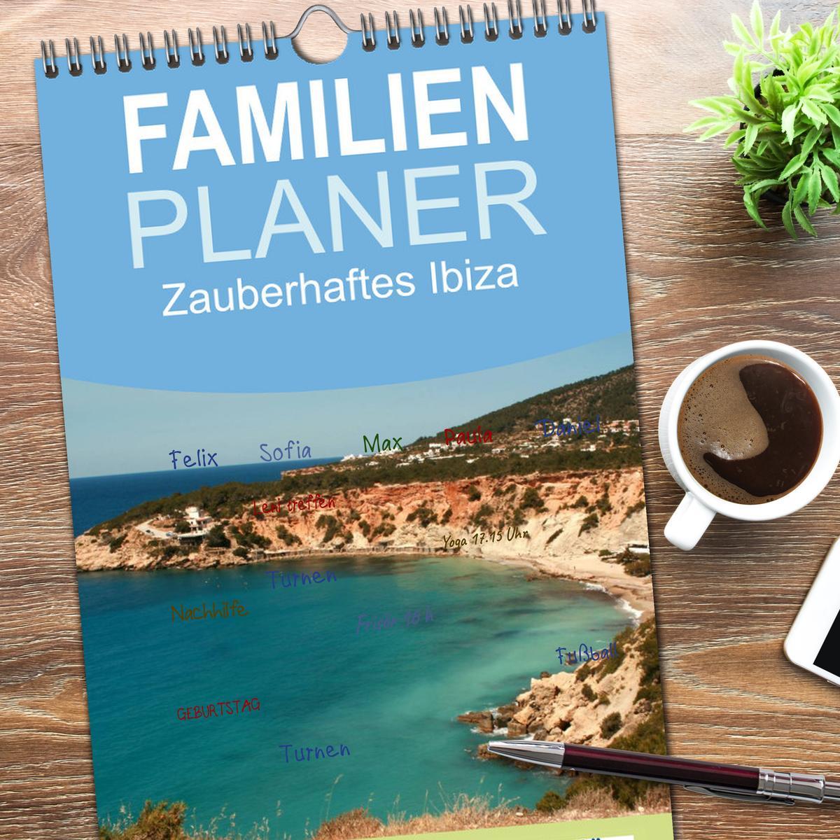 Bild: 9783457124819 | Familienplaner 2025 - Zauberhaftes Ibiza mit 5 Spalten...