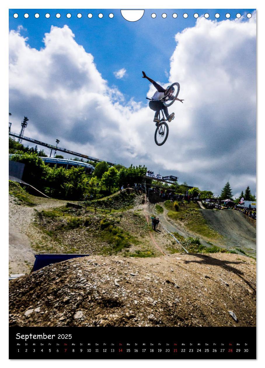 Bild: 9783457053652 | Slopestyle Extrembiking (Wandkalender 2025 DIN A4 hoch), CALVENDO...