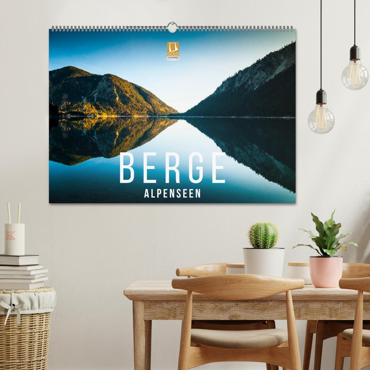 Bild: 9783435447749 | Berge. Alpenseen (Wandkalender 2025 DIN A2 quer), CALVENDO...