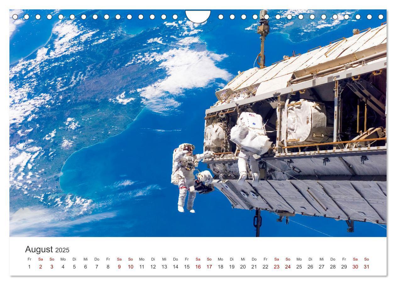 Bild: 9783457181812 | Astronauten - Menschen im Weltall (Wandkalender 2025 DIN A4 quer),...