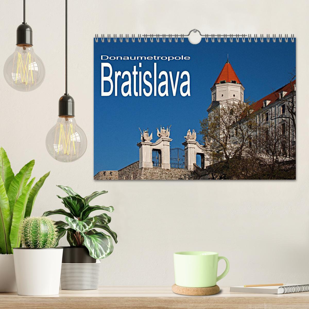 Bild: 9783435565931 | Donaumetropole Bratislava (Wandkalender 2025 DIN A4 quer), CALVENDO...