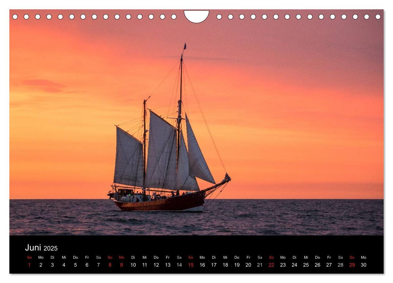 Bild: 9783435581849 | Windjammer auf der Ostsee im Abendlicht (Wandkalender 2025 DIN A4...