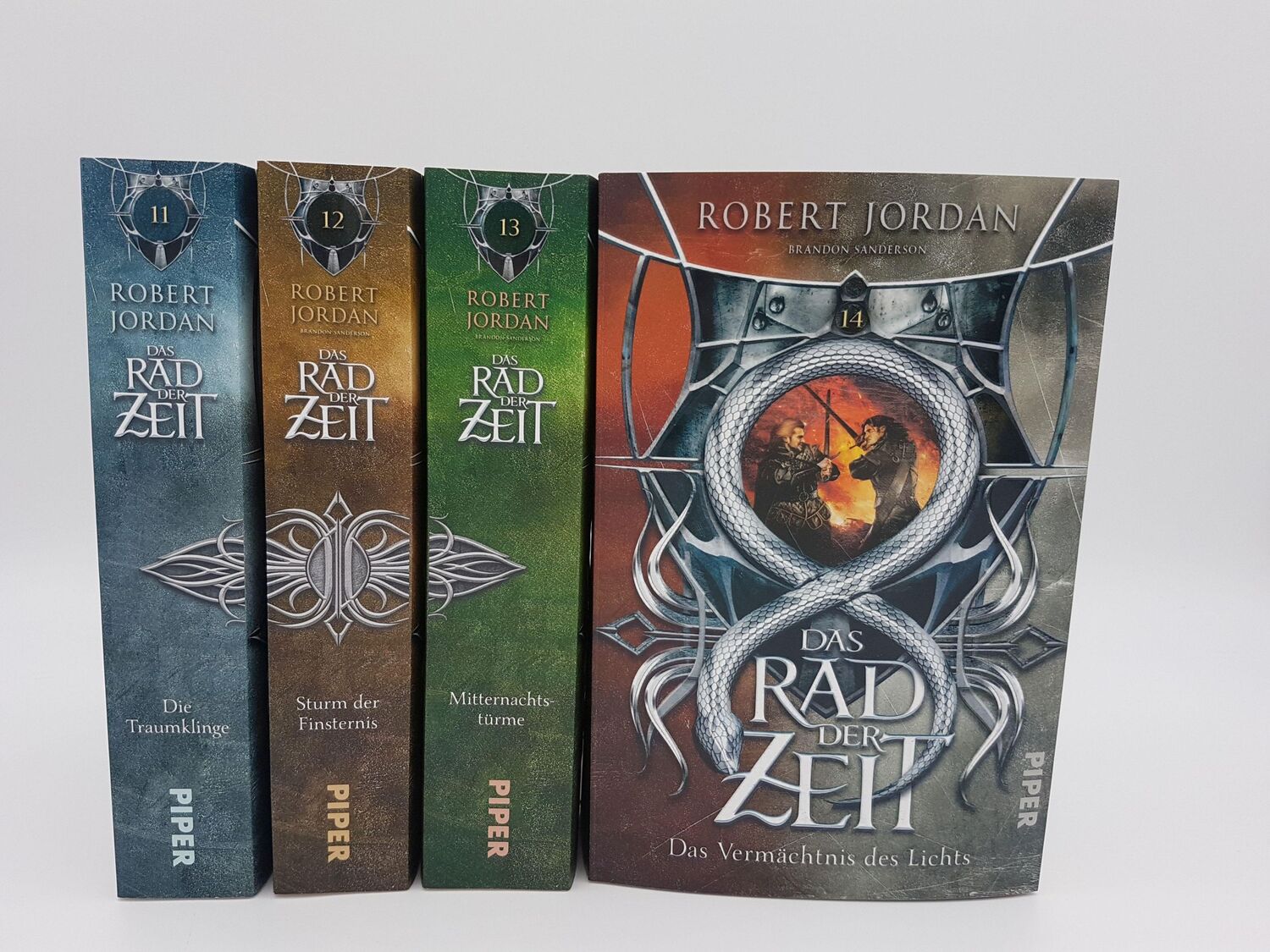 Bild: 9783492707244 | Das Rad der Zeit 14 | Robert Jordan (u. a.) | Taschenbuch | 1088 S.