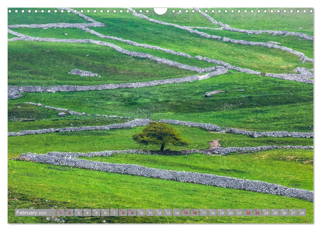 Bild: 9781325931071 | Yorkshire - Romantic between dales and coast (Wall Calendar 2025...