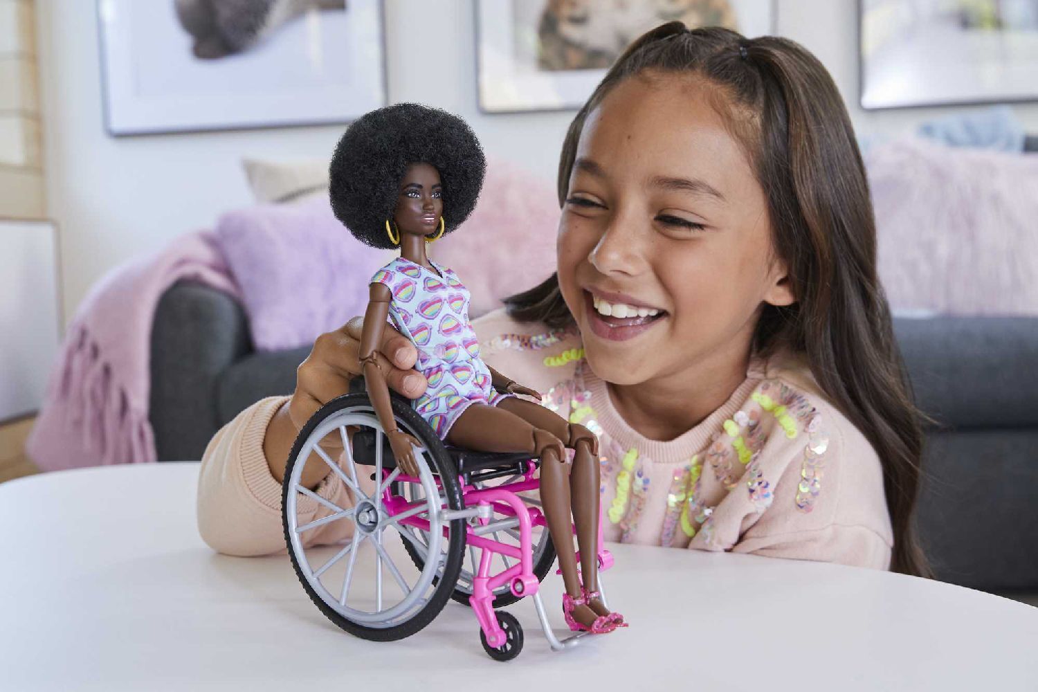 Bild: 194735094004 | Barbie Fashionistas + Wheelchair - Hearts | Stück | In Blister | 2023