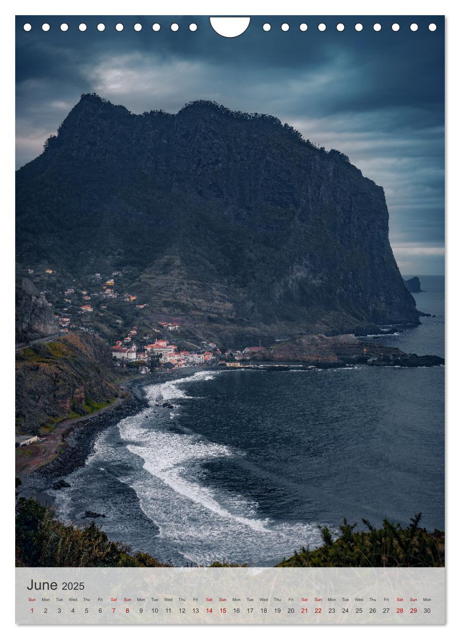 Bild: 9781325998906 | The Flower Island Madeira (Wall Calendar 2025 DIN A4 portrait),...