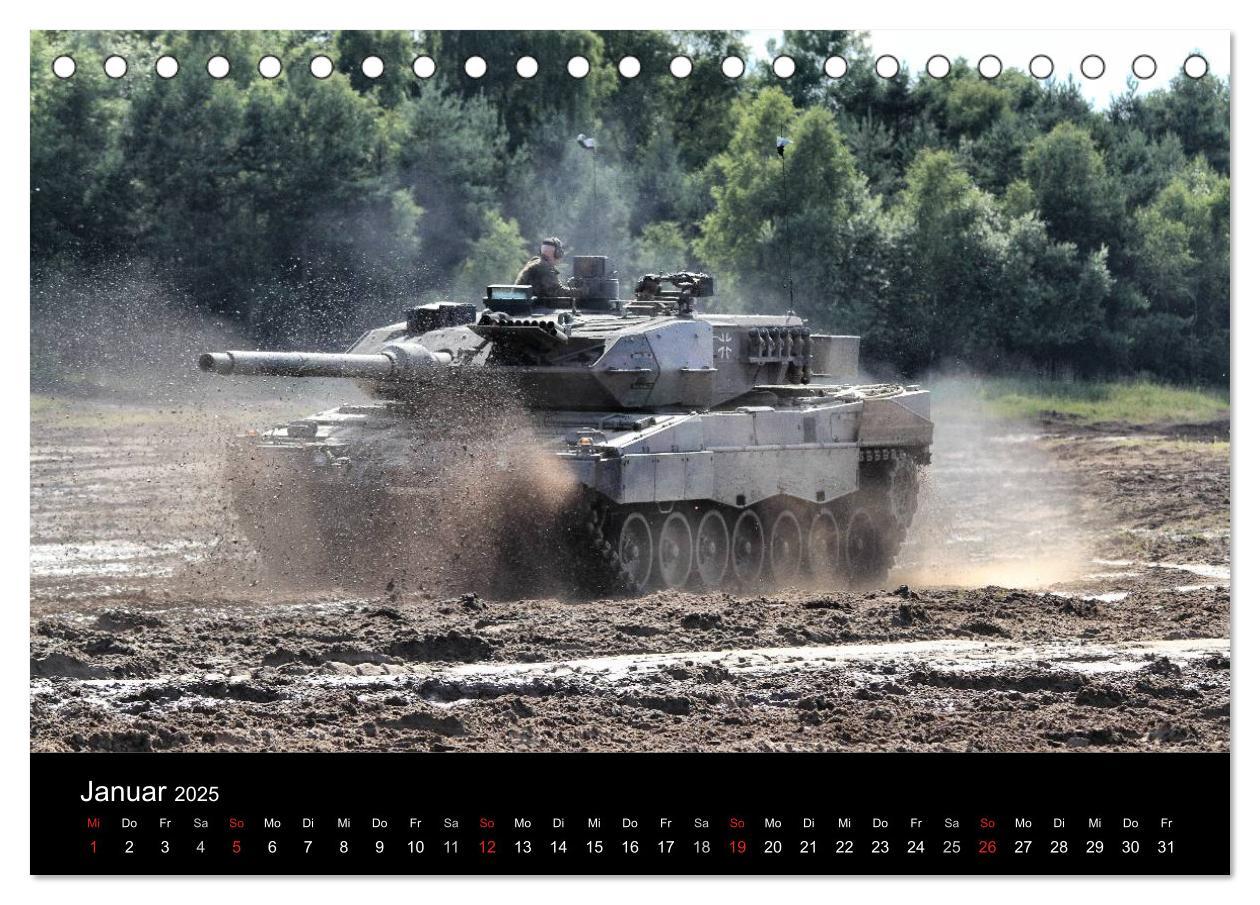 Bild: 9783435825318 | Panzerstahl auf der Heide - Das Heer legt wieder los (Tischkalender...