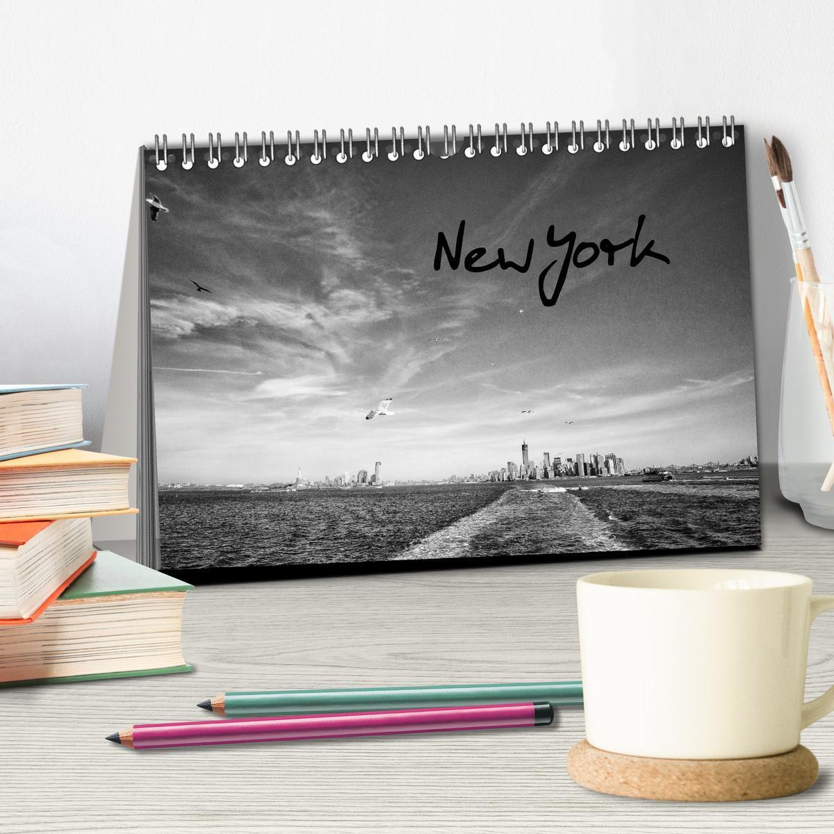 Bild: 9783435794669 | New York 2025 (Tischkalender 2025 DIN A5 quer), CALVENDO...