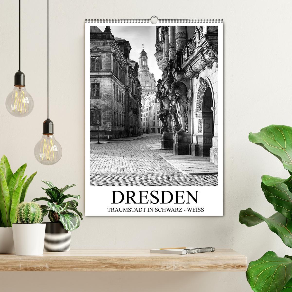 Bild: 9783457057582 | Dresden Traumstadt in Schwarz-Weiß (Wandkalender 2025 DIN A2 hoch),...