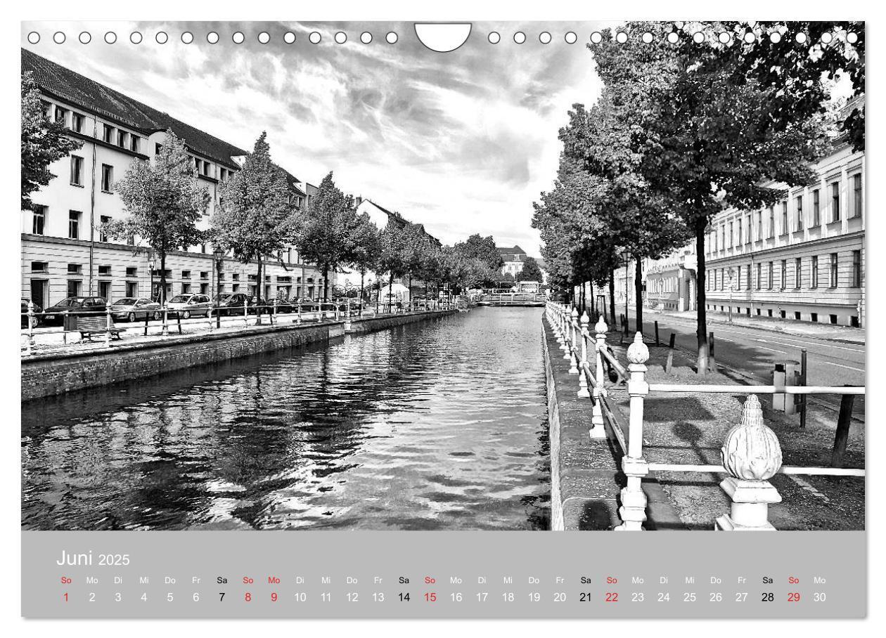 Bild: 9783435473960 | Potsdam schwarz auf weiß (Wandkalender 2025 DIN A4 quer), CALVENDO...