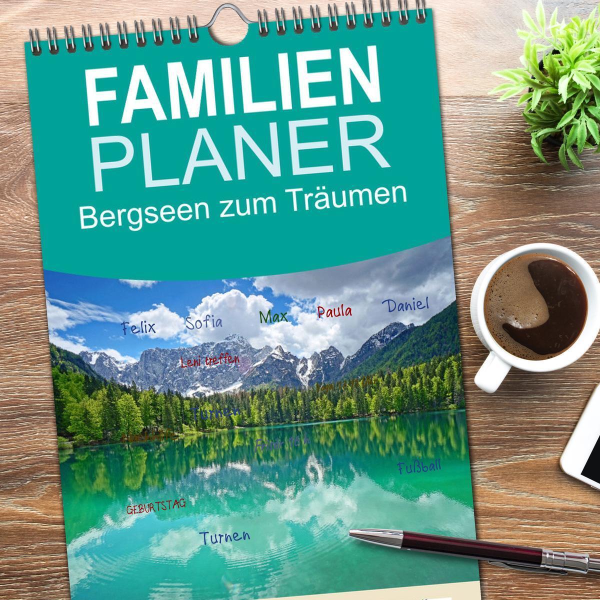 Bild: 9783457196182 | Familienplaner 2025 - Bergseen zum Träumen mit 5 Spalten...