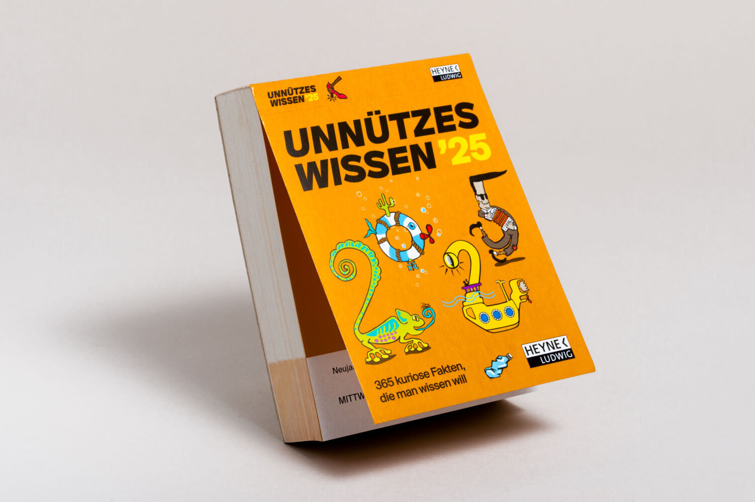 Bild: 9783453239500 | Unnützes Wissen 2025 | Christian Wolf | Kalender | 368 S. | Deutsch