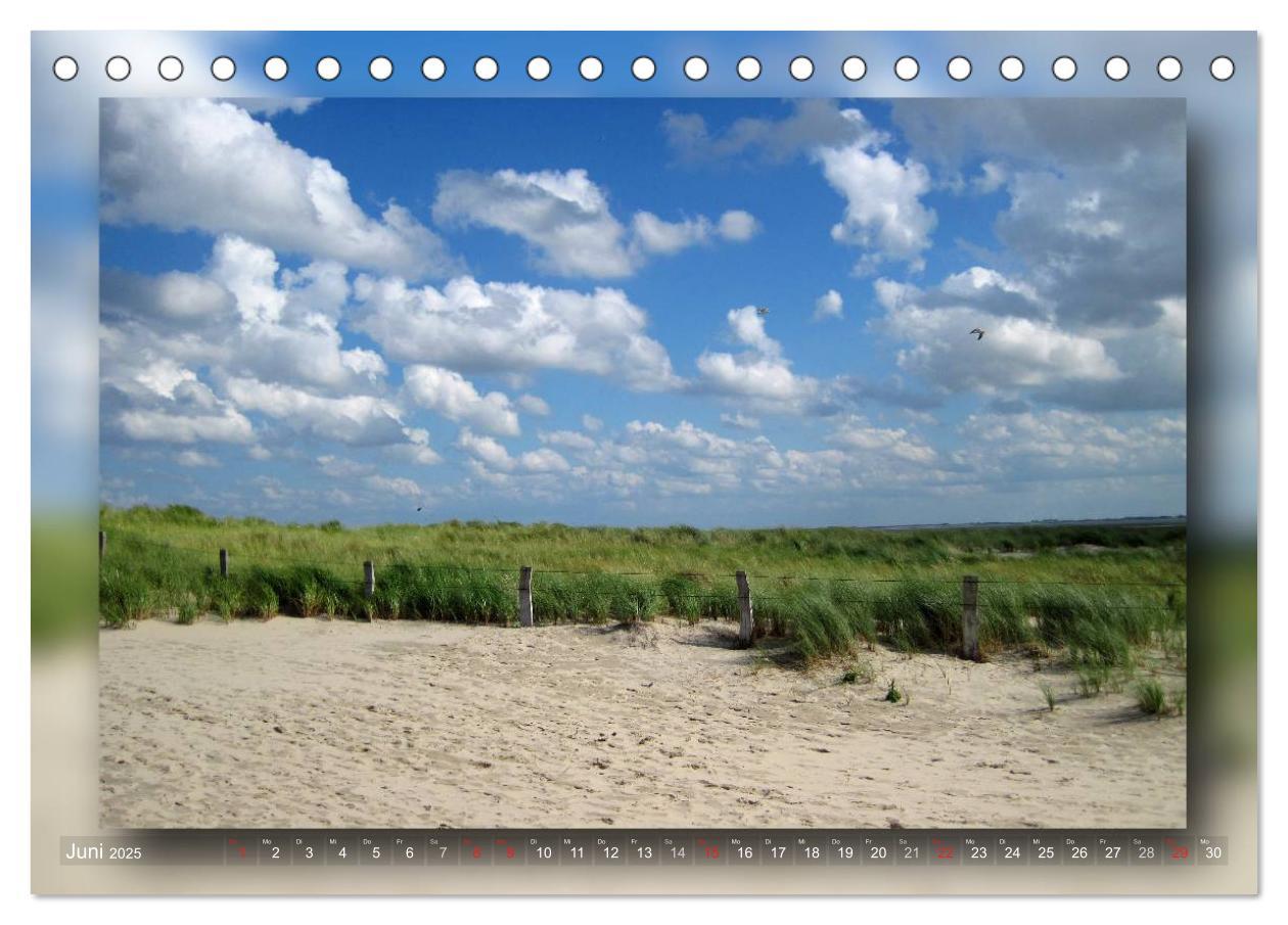 Bild: 9783435682546 | Baltrum - Ein Tag am Strand (Tischkalender 2025 DIN A5 quer),...