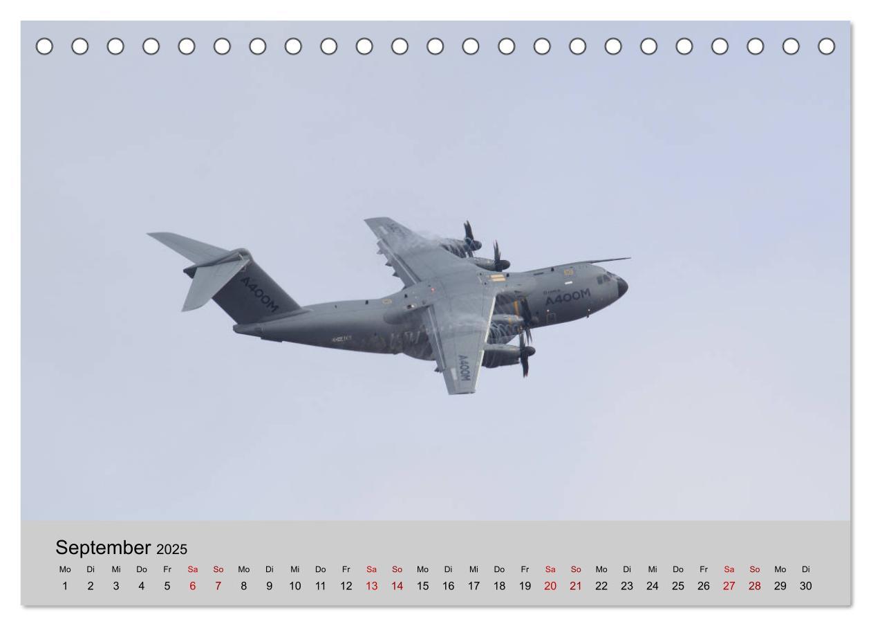 Bild: 9783435374601 | Transportflugzeug Airbus A400M Atlas (Tischkalender 2025 DIN A5...