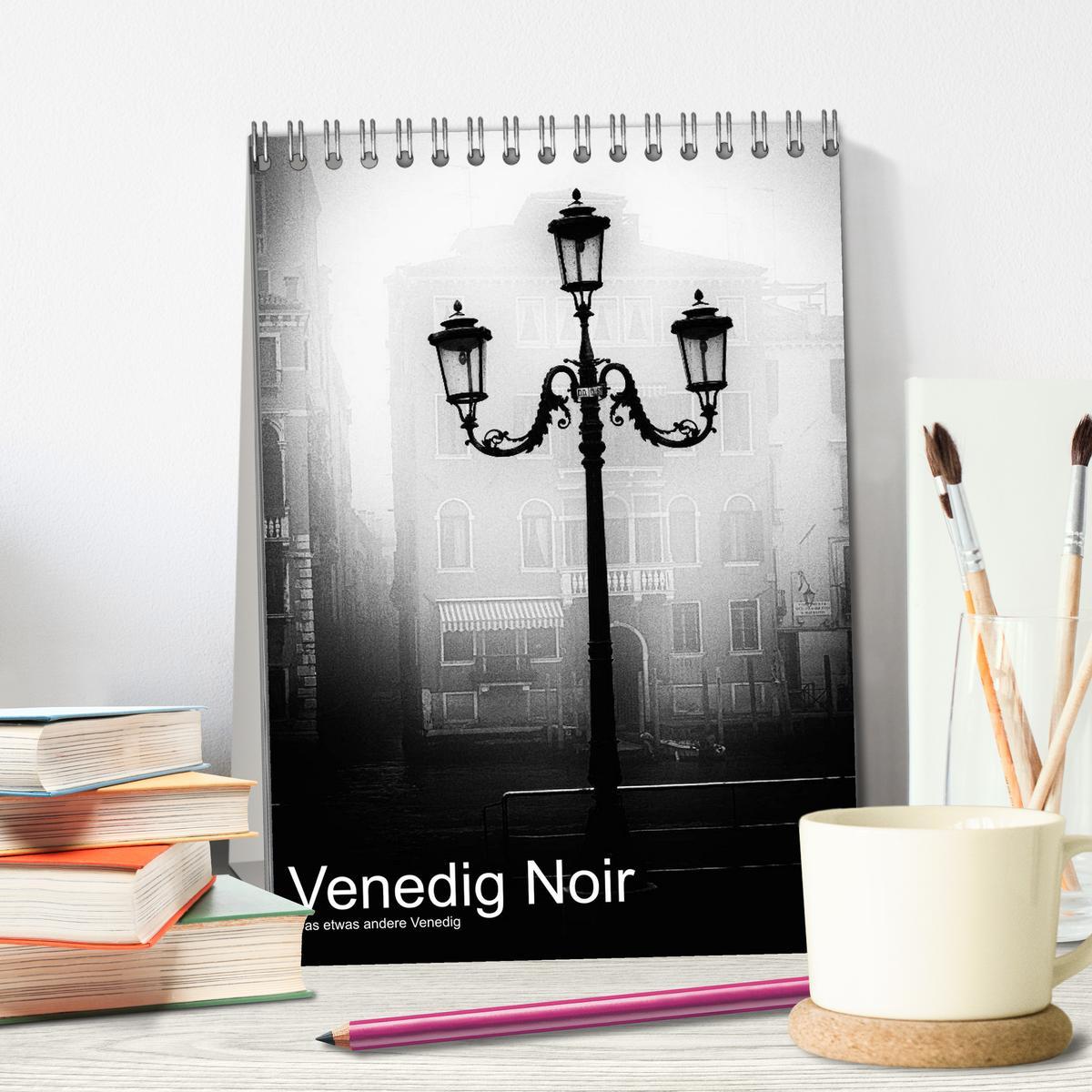 Bild: 9783457056196 | Venice Noir - Das etwas andere Venedig (Tischkalender 2025 DIN A5...