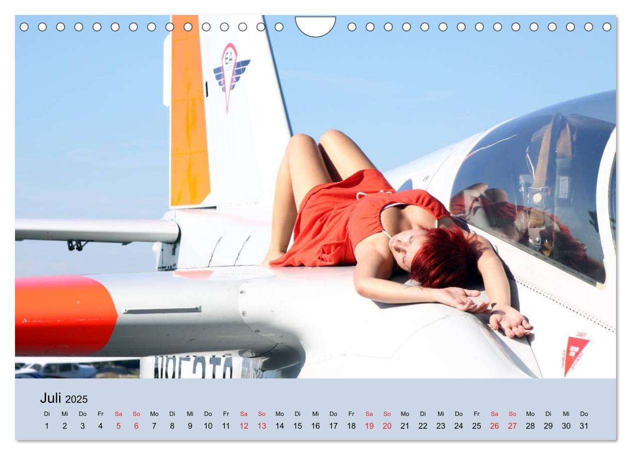 Bild: 9783435809943 | Aircraft Girls 2025 (Wandkalender 2025 DIN A4 quer), CALVENDO...