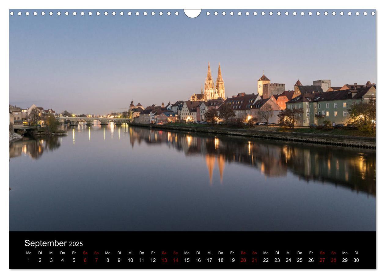 Bild: 9783435384143 | Regensburg bei Nacht (Wandkalender 2025 DIN A3 quer), CALVENDO...