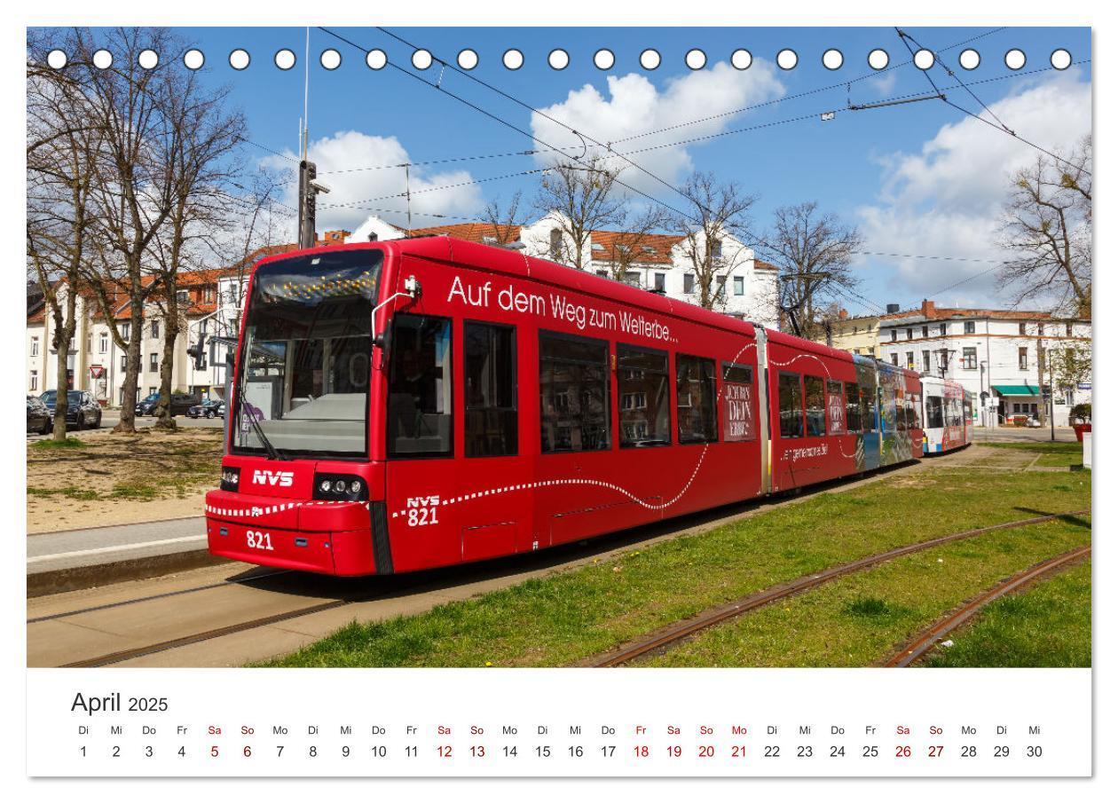 Bild: 9783435043972 | Trams und Straßenbahnen (Tischkalender 2025 DIN A5 quer), CALVENDO...