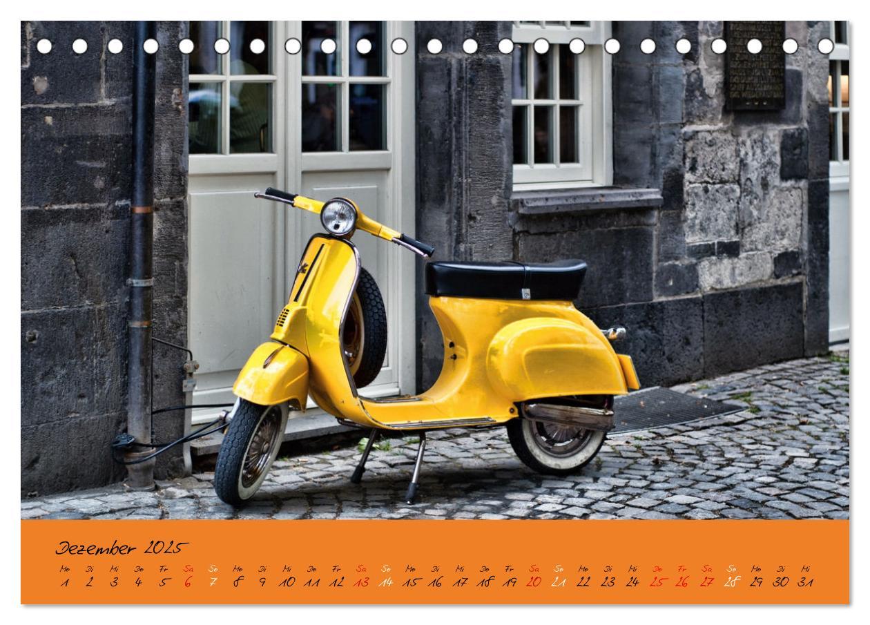 Bild: 9783383977435 | Vespa Liebe (Tischkalender 2025 DIN A5 quer), CALVENDO Monatskalender