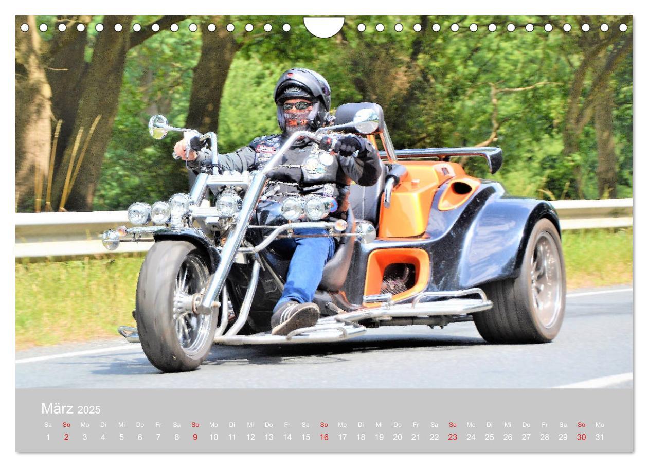 Bild: 9783435208975 | TRIKER on Tour (Wandkalender 2025 DIN A4 quer), CALVENDO...