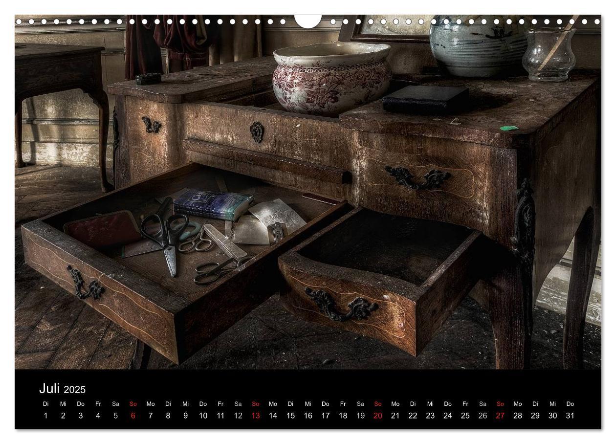 Bild: 9783435621019 | Lost Places - Auch der Verfall hat seinen Charme (Wandkalender 2025...