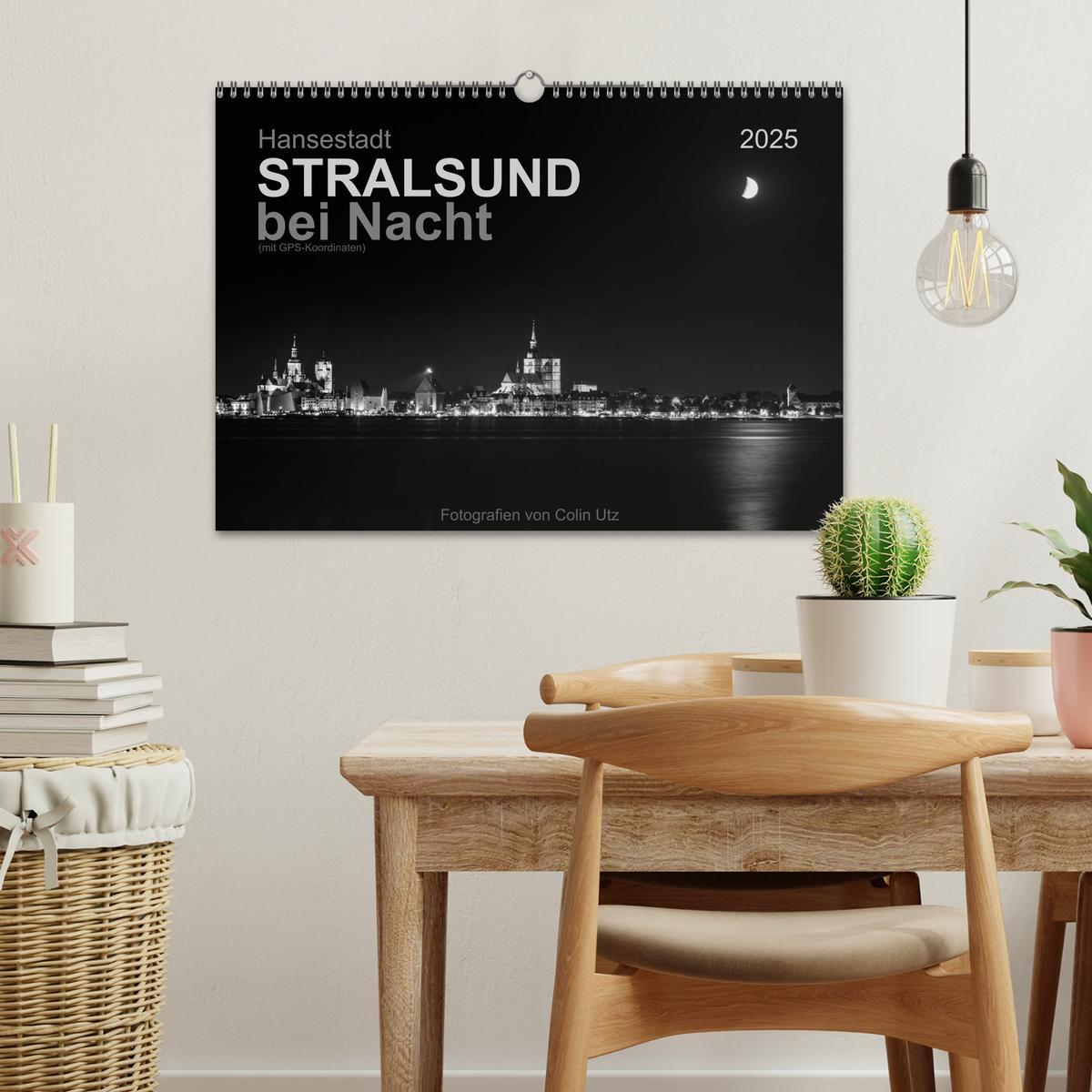 Bild: 9783435576241 | Hansestadt Stralsund bei Nacht (mit GPS-Koordinaten) (Wandkalender...