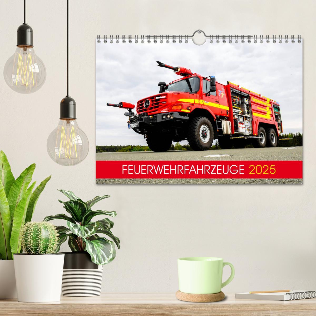 Bild: 9783435165667 | Feuerwehrfahrzeuge (Wandkalender 2025 DIN A4 quer), CALVENDO...