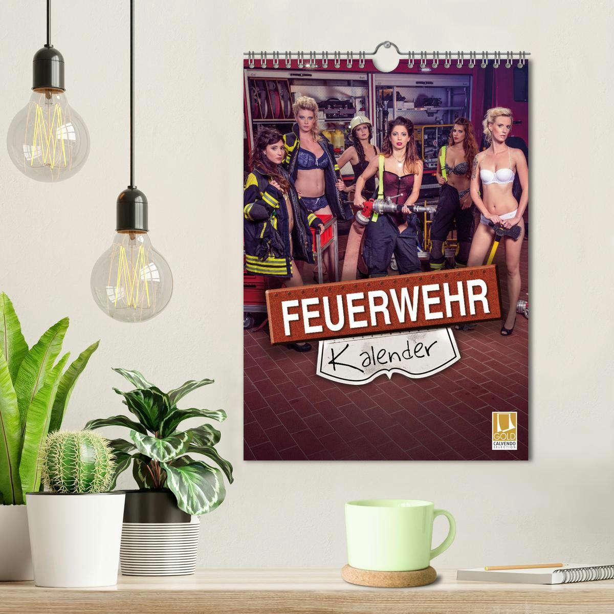 Bild: 9783457058596 | Feuerwehrkalender 2025 (Wandkalender 2025 DIN A4 hoch), CALVENDO...