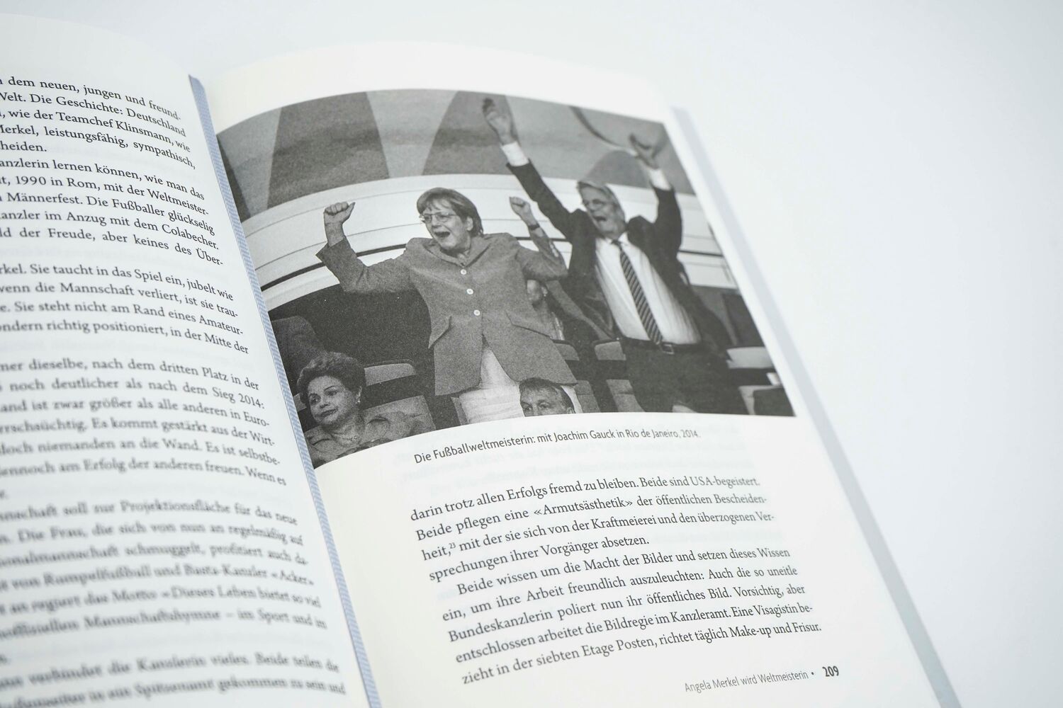 Bild: 9783737101233 | Die Kanzlerin | Porträt einer Epoche | Ursula Weidenfeld | Buch | 2021
