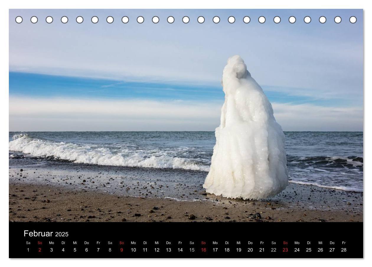 Bild: 9783435716791 | Unterwegs an der Küste der Ostsee (Tischkalender 2025 DIN A5 quer),...