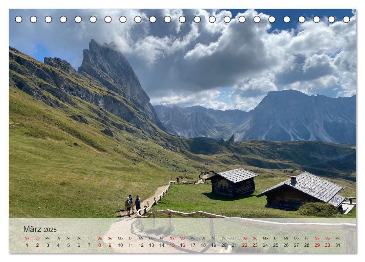 Bild: 9783457236697 | Alpenauszeit - Die Berghütten unserer Alpen (Tischkalender 2025 DIN...