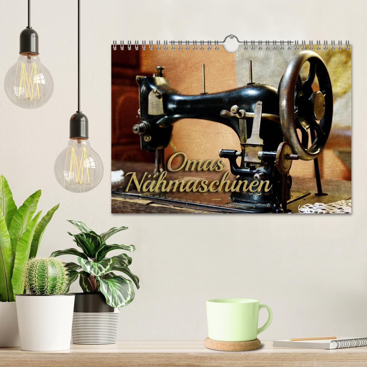 Bild: 9783435300068 | Omas Nähmaschinen (Wandkalender 2025 DIN A4 quer), CALVENDO...