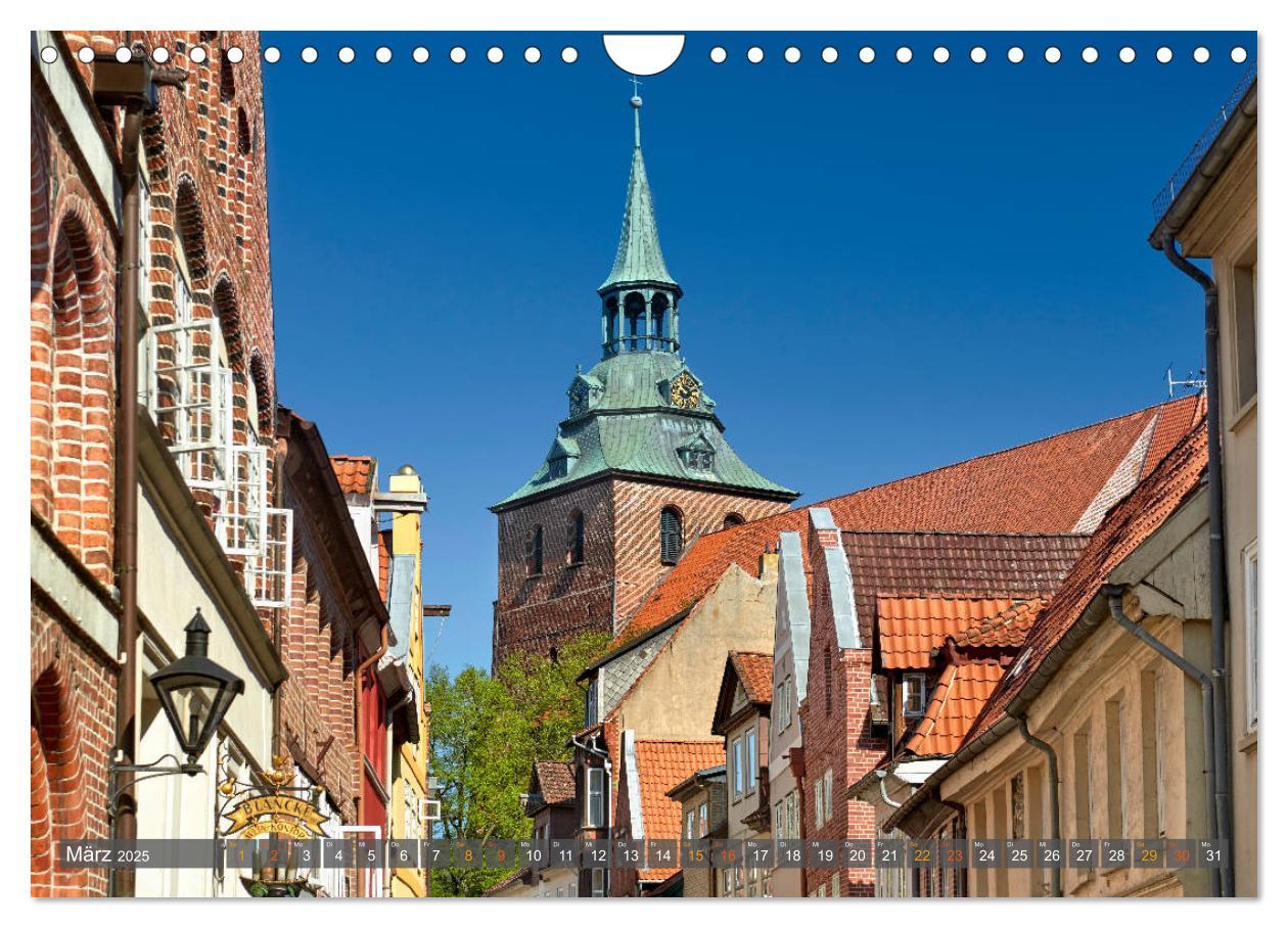 Bild: 9783435358083 | LÜNEBURG Ein- und Ausblicke von Andreas Voigt (Wandkalender 2025...