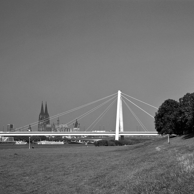 Cover: 9783936681741 | Rheinbrücken / Rhine Bridges. Rhine Bridges | Gottfried Knapp | Buch
