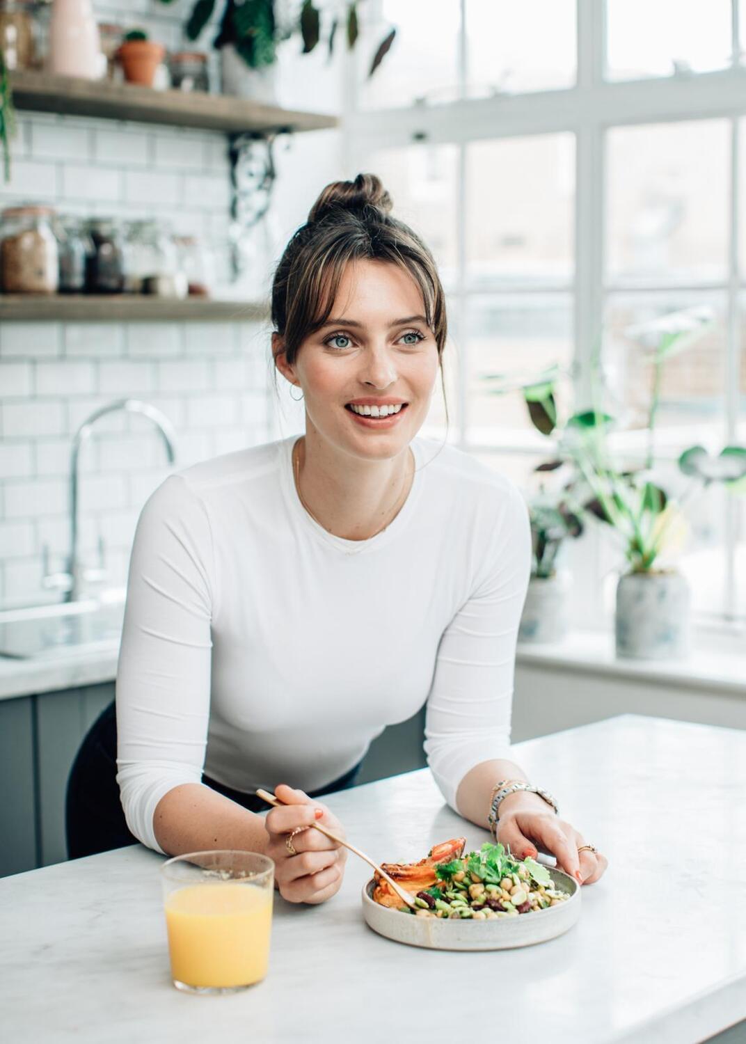 Autor: 9783827014757 | Deliciously Ella. How To Go Plant-Based | Ella Mills | Buch | 288 S.